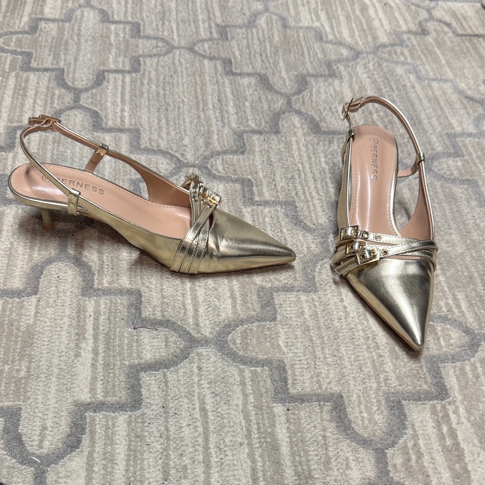Elegant Gold Slingback Heels